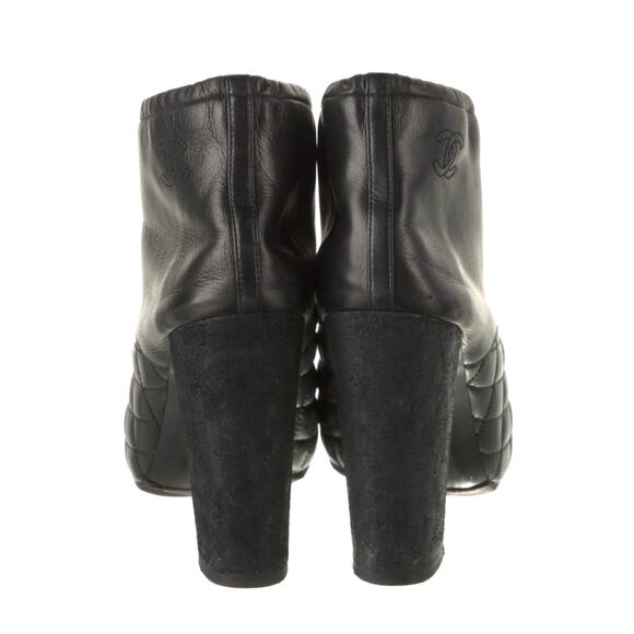 Authentic CHANEL 9.5 Matelasse QUILTED LEATHER Logo Ankle Boots SEXY Black 40 - Picture 4 of 7